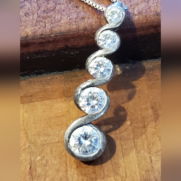 THL Sterling CZ Diamond pendant & Chain - Picture 5 of 12